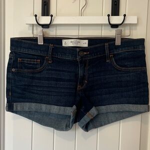 Abercrombie & Fitch Women's dark Jean low rise Shorts - 29/8